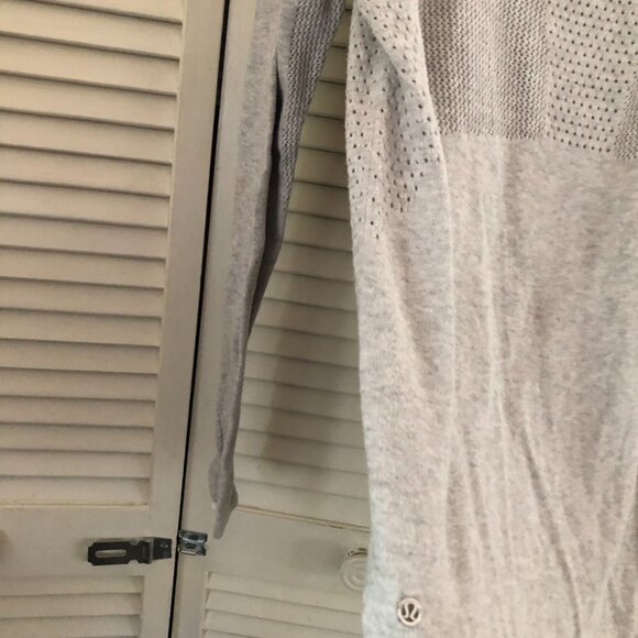 Lululemon mesh sweatshirt - Picture 4 of 4